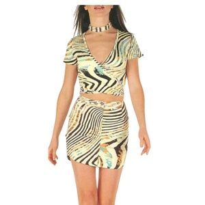 Women's 2-piece suit: short-sleeved top and miniskirts Size S